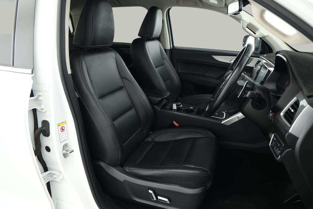 2020 GWM Ute Cannon-l (4x4), Automatic, 92531 km, Right Side Front Door Cabin View