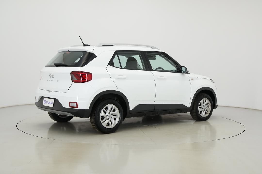 2025 Hyundai Venue -, Automatic, 24105 km, Right Back Diagonal (45- Degree) View