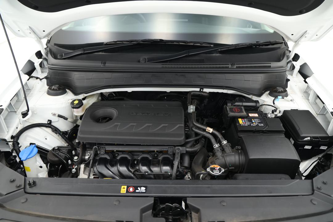 2025 Hyundai Venue -, Automatic, 24105 km, Open Bonnet (Engine)