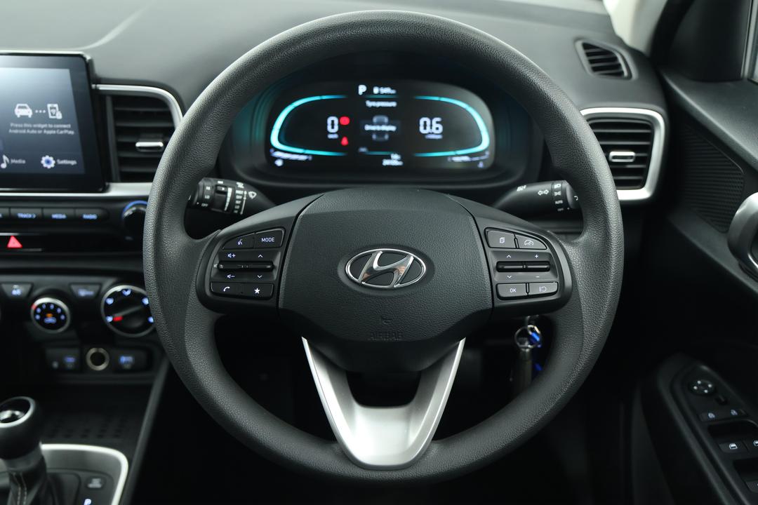 2025 Hyundai Venue -, Automatic, 24105 km, Steering Wheel Close-up