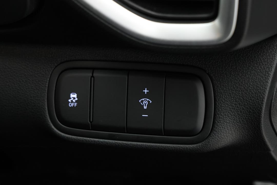 2025 Hyundai Venue -, Automatic, 24105 km, Utility Switches/Buttons