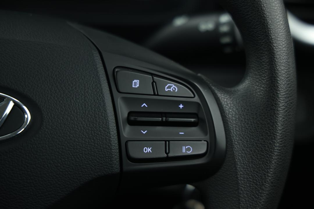 2025 Hyundai Venue -, Automatic, 24105 km, Cruise Control