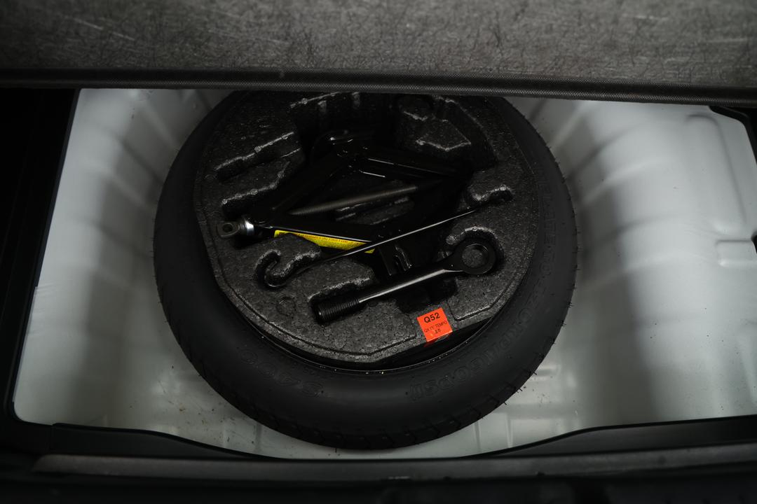 2025 Hyundai Venue -, Automatic, 24105 km, Spare Wheel