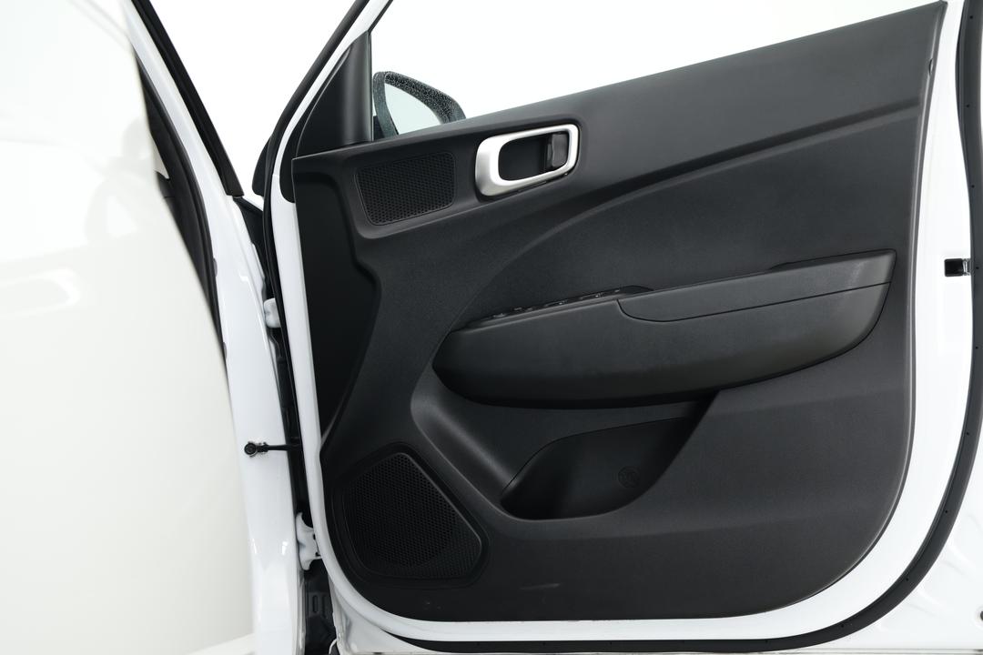 2025 Hyundai Venue -, Automatic, 24105 km, Speaker View