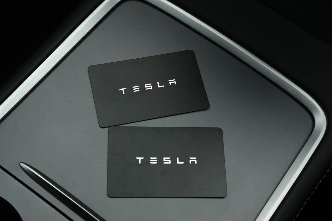 2023 Tesla Model Y Rear-wheel Drive, Automatic, 37272 km, Key Close-up
