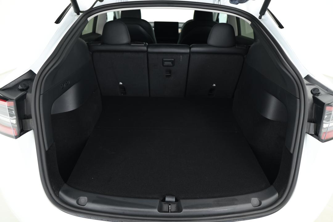 2023 Tesla Model Y Rear-wheel Drive, Automatic, 37272 km, Boot Inside View