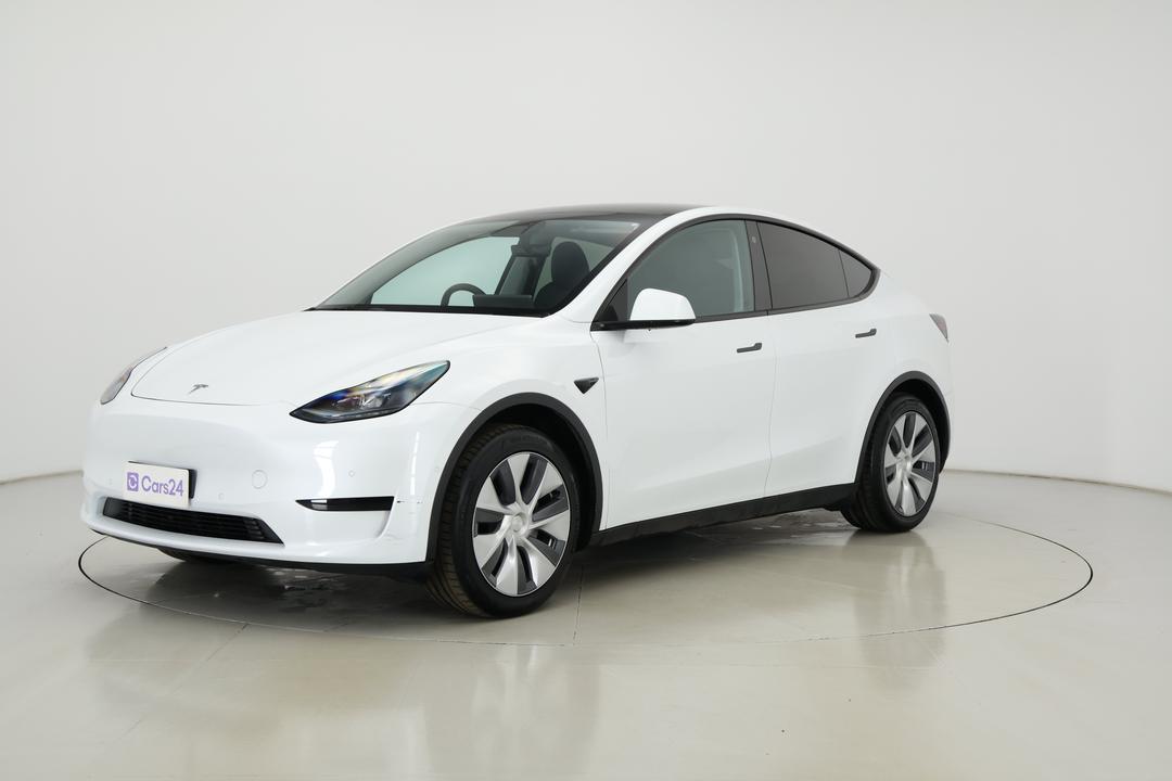 2023 Tesla Model Y Rear-wheel Drive, Automatic, 37272 km, Left Front Diagonal (45- Degree) View