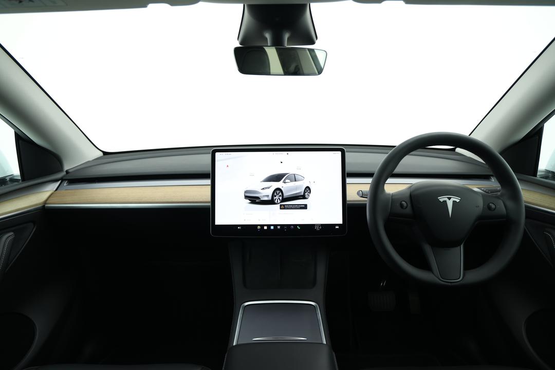 2023 Tesla Model Y Rear-wheel Drive, Automatic, 37272 km, Dashboard View