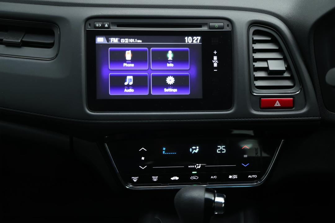 2017 Honda HR-V Vti, Automatic, 109566 km, Center Console