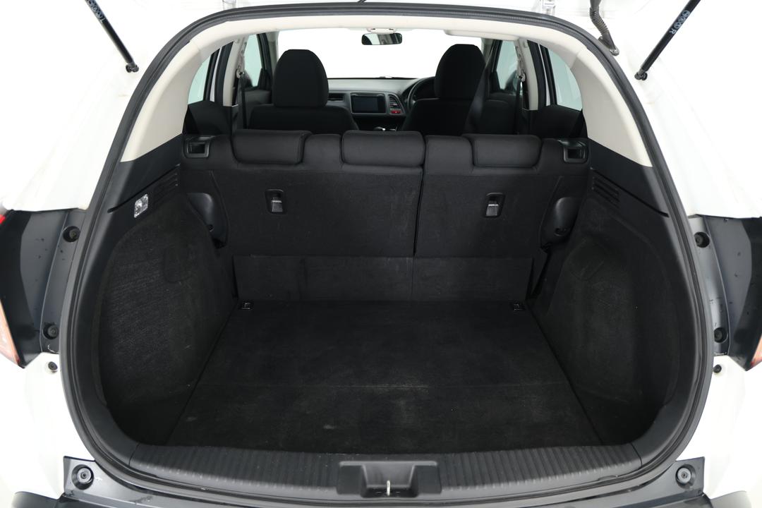 2017 Honda HR-V Vti, Automatic, 109566 km, Boot Inside View