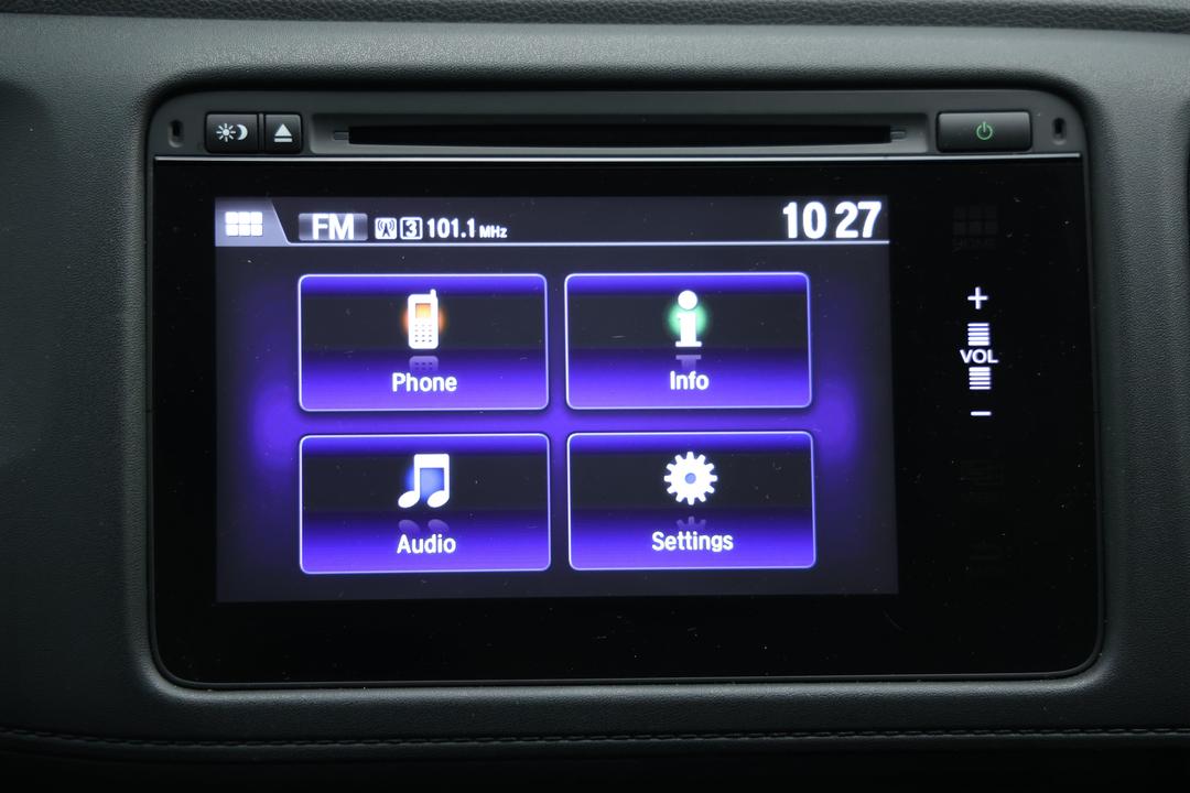 2017 Honda HR-V Vti, Automatic, 109566 km, Infotainment System