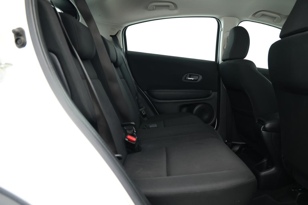 2017 Honda HR-V Vti, Automatic, 109566 km, Right Side Rear Door Cabin View