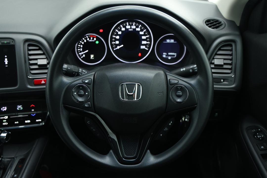 2017 Honda HR-V Vti, Automatic, 109566 km, Steering Wheel Close-up
