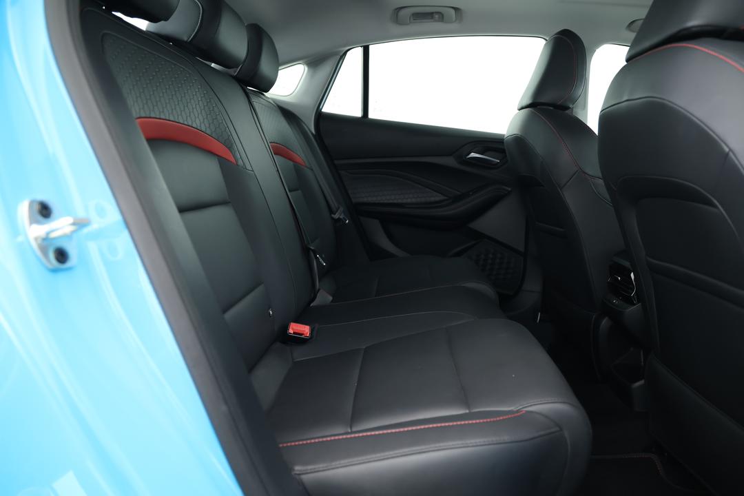 2024 MG Mg5 Essence, Automatic, 34791 km, Right Side Rear Door Cabin View