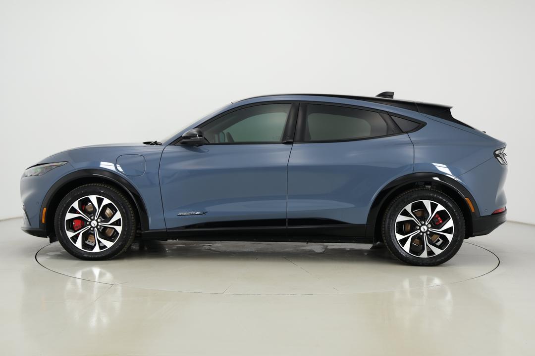 2023 Ford Mustang Mach-e Premium, Automatic, 15443 km, Left Side View