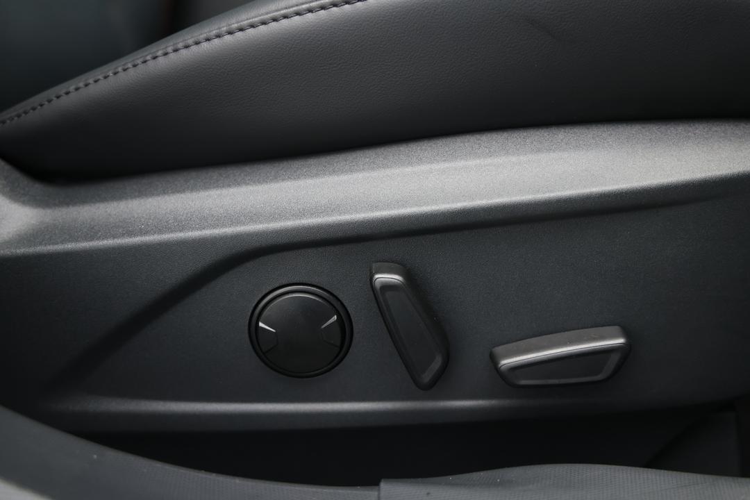 2023 Ford Mustang Mach-e Premium, Automatic, 15443 km, Speaker View