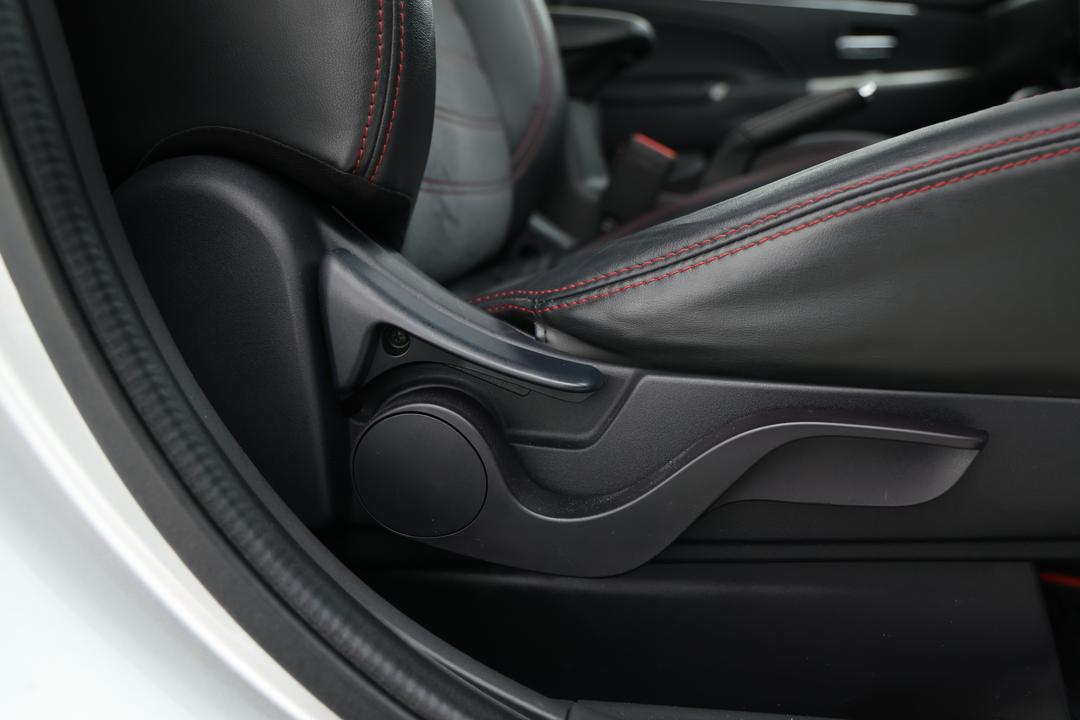 2019 Mitsubishi ASX Ls (2WD), Automatic, 115882 km, Drivers Side Adjustment Panel