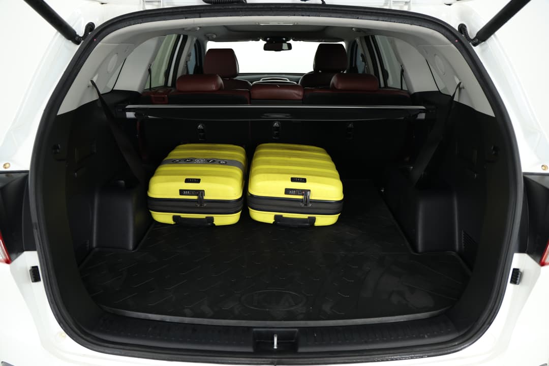 2017 Kia Sorento Gt-line (4x4), Automatic, 153567 km, Boot Inside View with Luggage