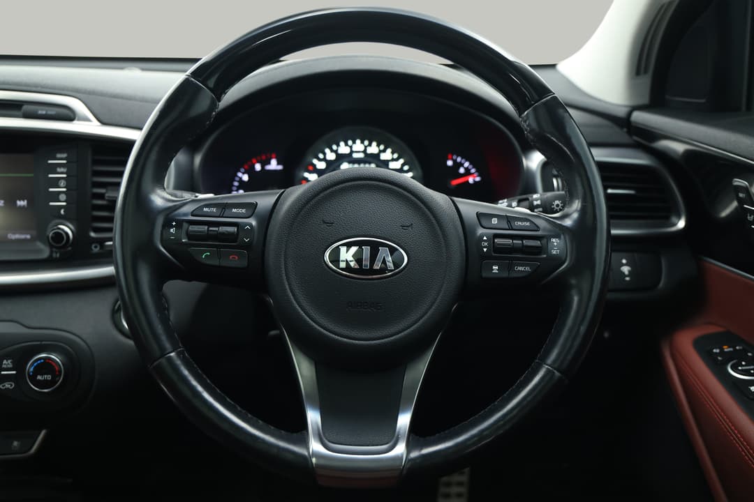 2017 Kia Sorento Gt-line (4x4), Automatic, 153567 km, Steering Wheel Close-up
