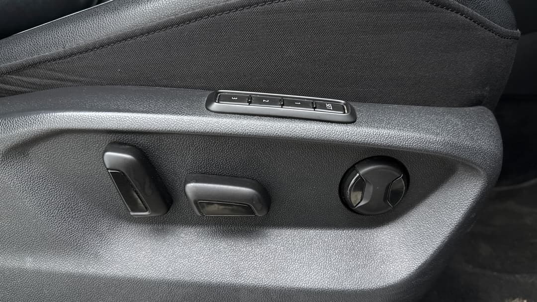 2019 Volkswagen Tiguan Allspace 132 Tsi Comfortline, Automatic, 83188 km, Drivers Side Door Panel Controls