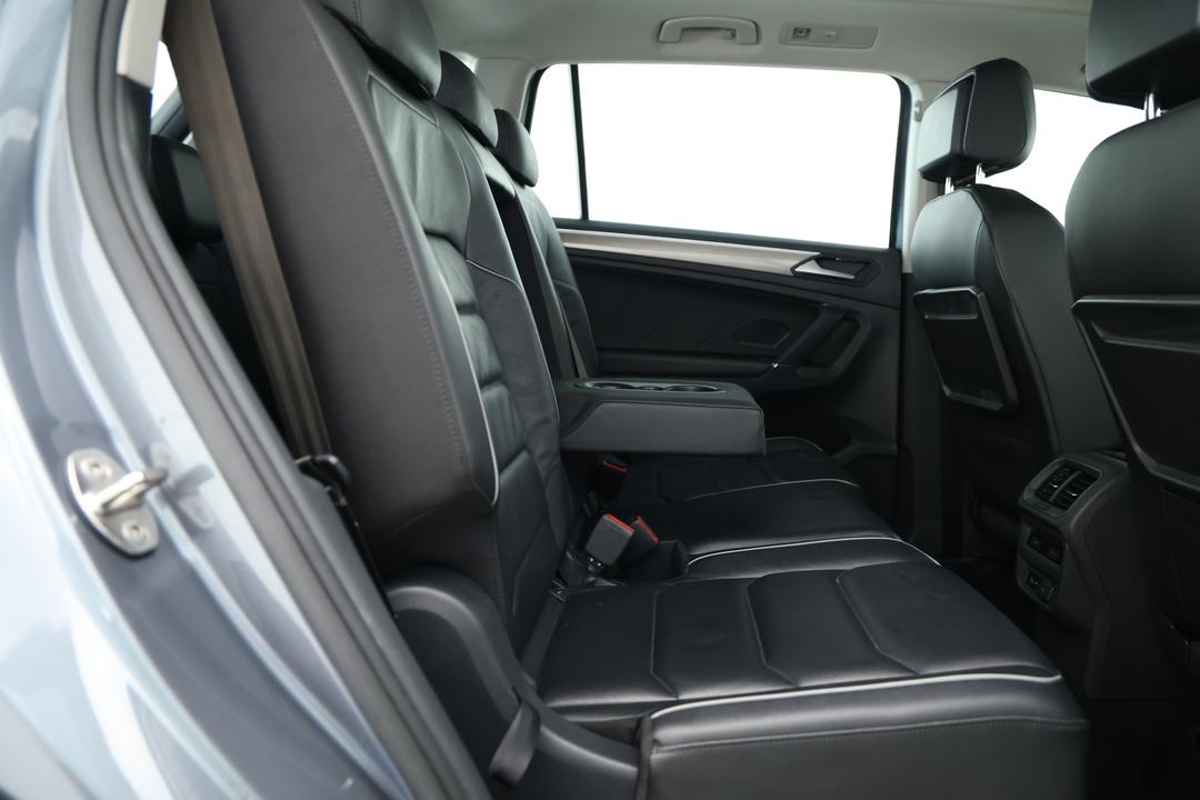 2019 Volkswagen Tiguan Allspace 132 Tsi Comfortline, Automatic, 83188 km, Right Side Rear Door Cabin View