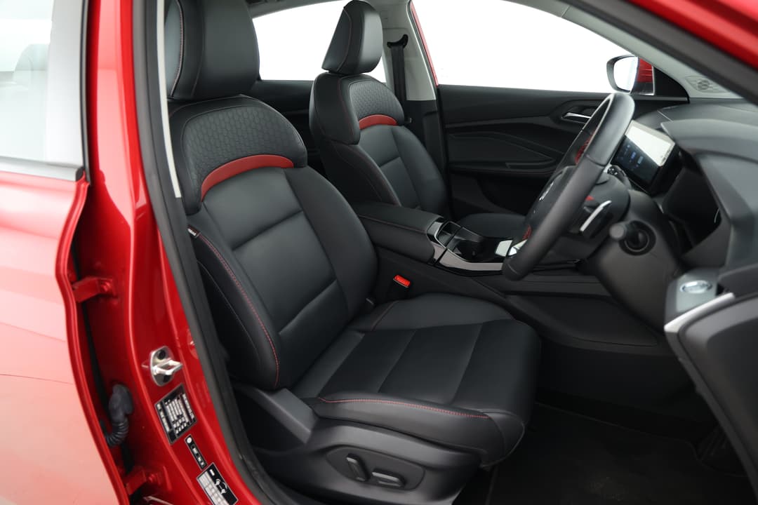 2023 MG Mg5 Essence, Automatic, 1902 km, Right Side Front Door Cabin View