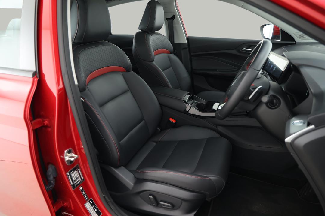 2023 MG Mg5 Essence, Automatic, 1902 km, Right Side Front Door Cabin View