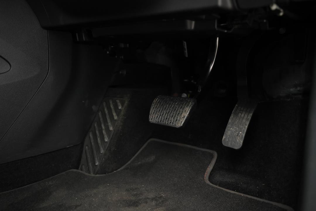 2023 MG Mg5 Essence, Automatic, 1902 km, Pedals and Footmat