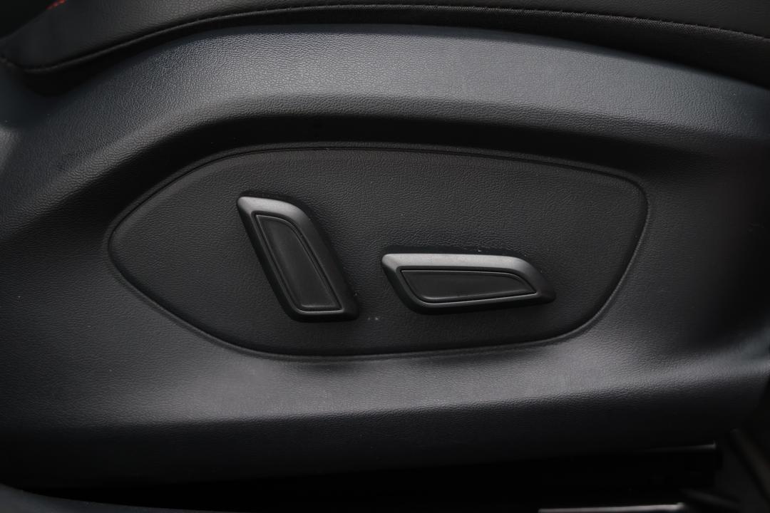2023 MG Mg5 Essence, Automatic, 1902 km, Drivers Side Adjustment Panel
