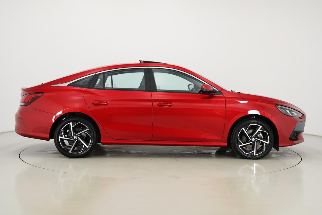 2023 MG Mg5 Essence, Automatic, 1902 km, Right Side View