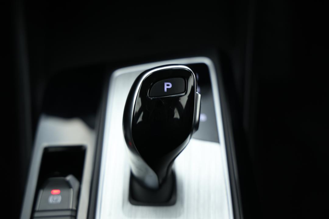 2023 MG Mg5 Essence, Automatic, 1902 km, Gear Lever 