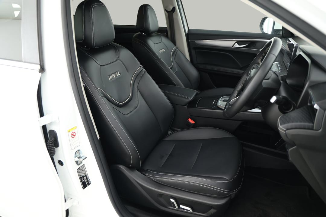2022 GWM Haval Jolion Lux Hybrid, Automatic, 65094 km, Right Side Front Door Cabin View