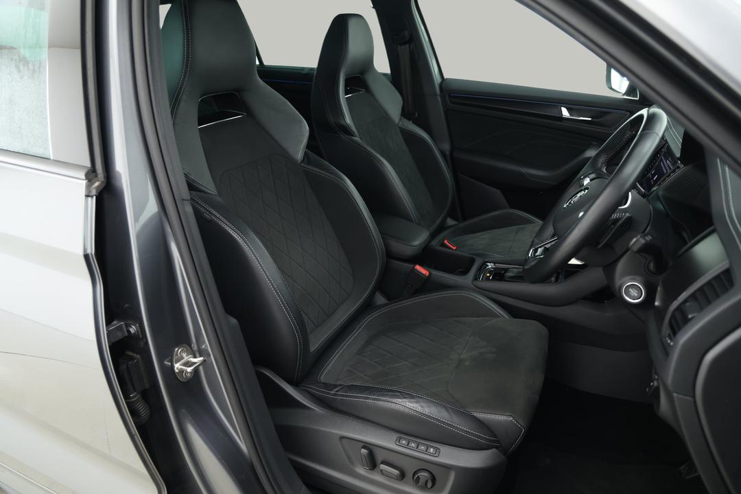 2022 SKODA Kodiaq Sportline (4x4) 132tsi, Automatic, 47727 km, Right Side Front Door Cabin View