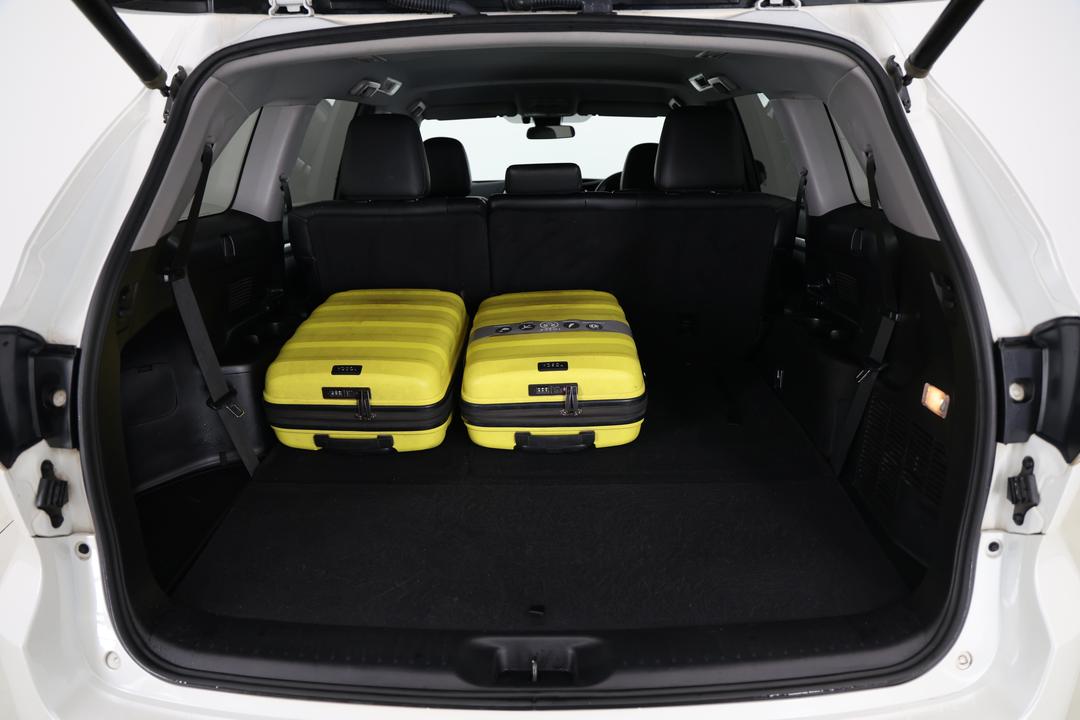 2019 Toyota Kluger Gxl (4x2), Automatic, 67886 km, Boot Inside View with Luggage