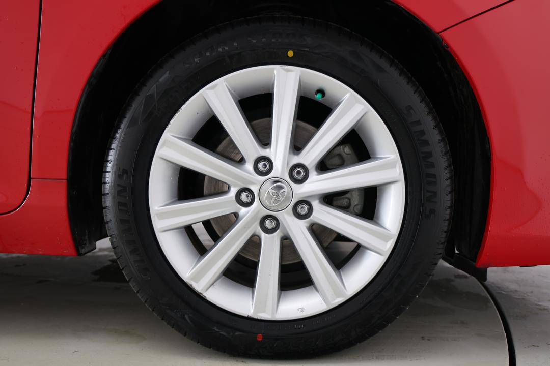 2016 Toyota Camry Atara S, Automatic, 69465 km, Right Front Wheel