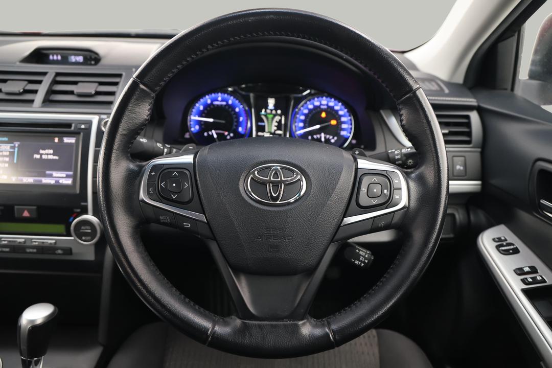 2016 Toyota Camry Atara S, Automatic, 69465 km, Steering Wheel Close-up