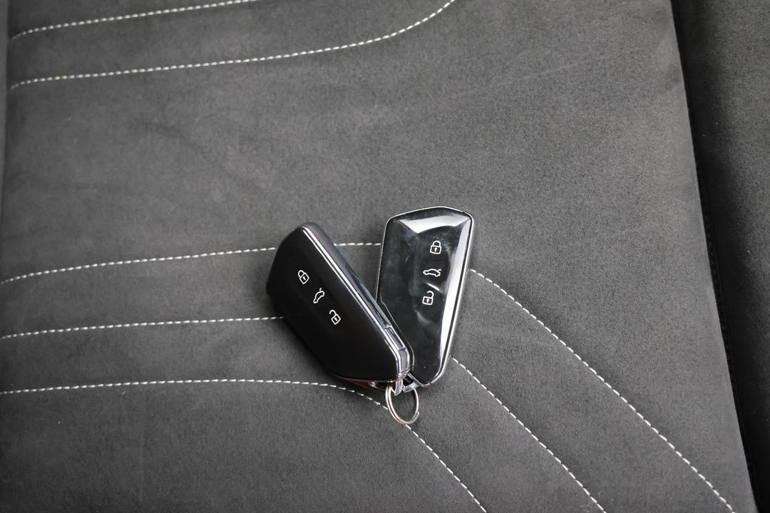 2025 Volkswagen Id.4 Pro, Automatic, 7132 km, Key Close-up