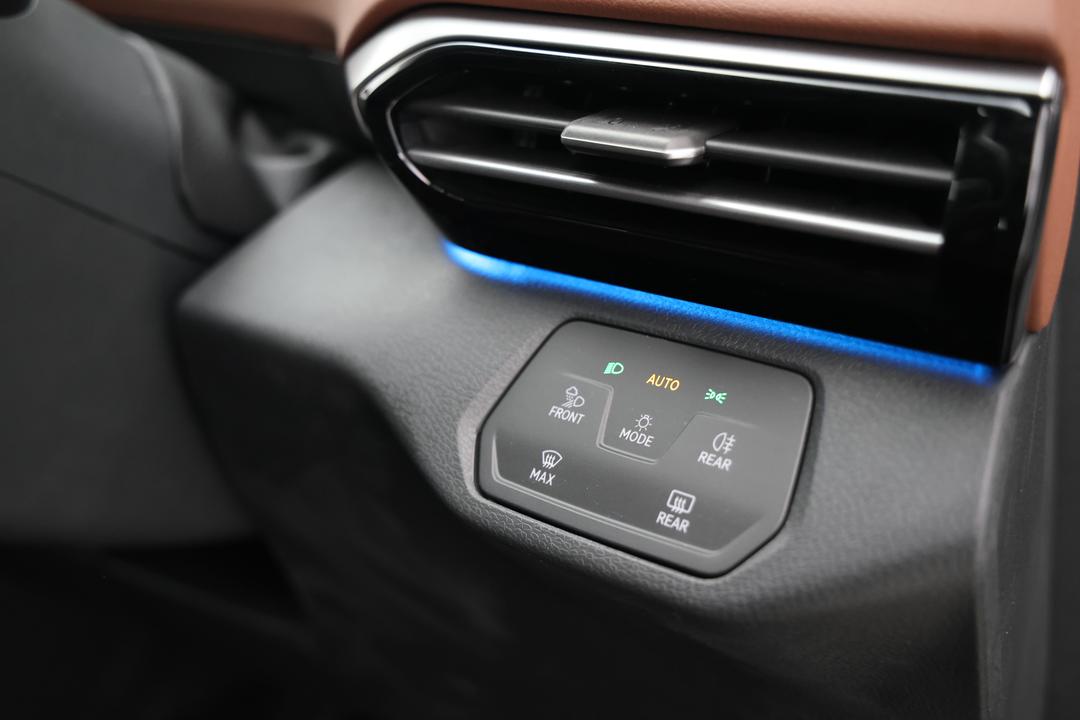 2025 Volkswagen Id.4 Pro, Automatic, 7132 km, Utility Switches/Buttons