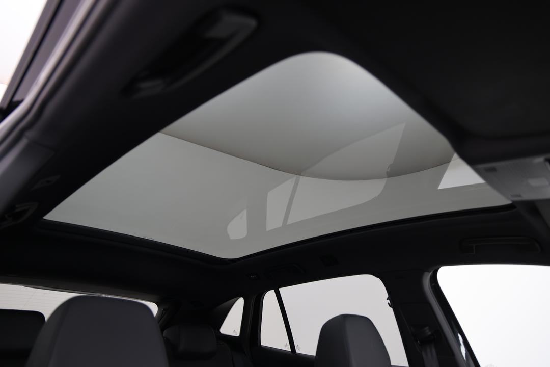 2025 Volkswagen Id.4 Pro, Automatic, 7132 km, Interior Sunroof/Moonroof