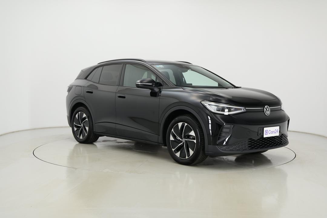 2025 Volkswagen Id.4 Pro, Automatic, 7132 km, Right Front Diagonal (45- Degree) View