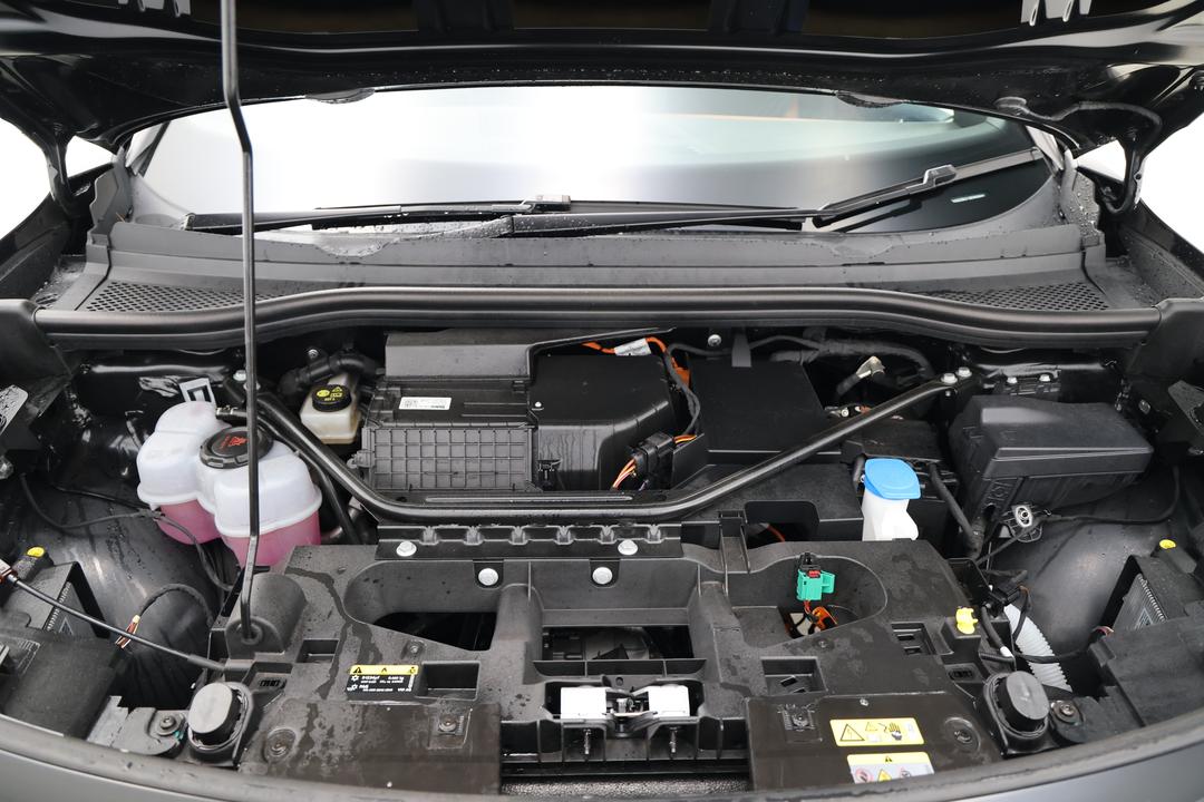 2025 Volkswagen Id.4 Pro, Automatic, 7132 km, Open Bonnet (Engine)