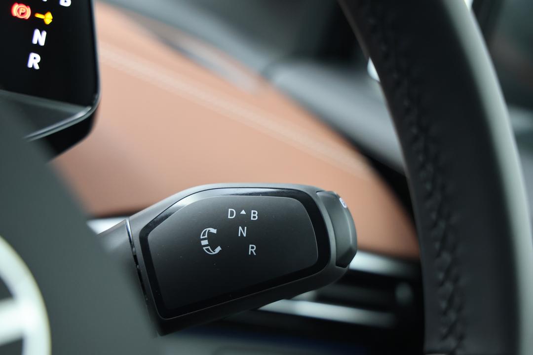 2025 Volkswagen Id.4 Pro, Automatic, 7132 km, Gear Lever 