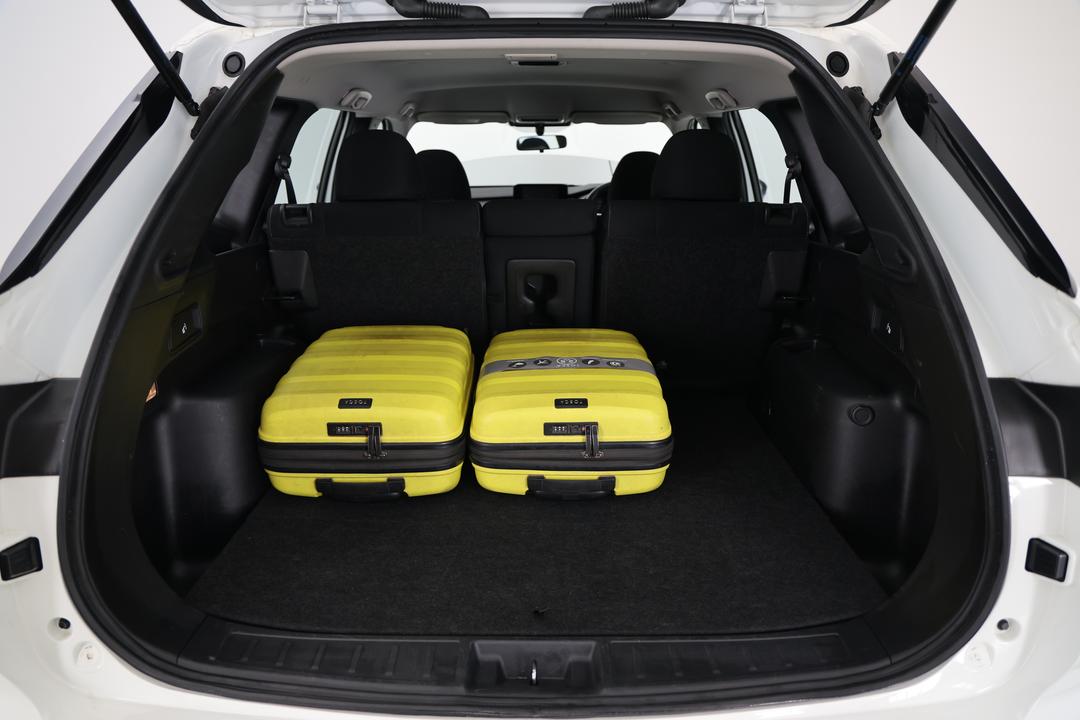 2024 Mitsubishi Outlander Es 5 Seat (2WD), Automatic, 53874 km, Boot Inside View with Luggage