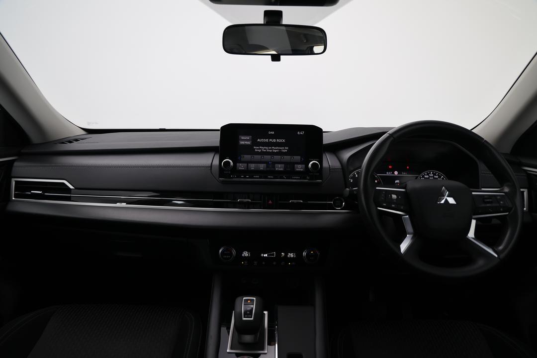 2024 Mitsubishi Outlander Es 5 Seat (2WD), Automatic, 53874 km, Gear Lever 