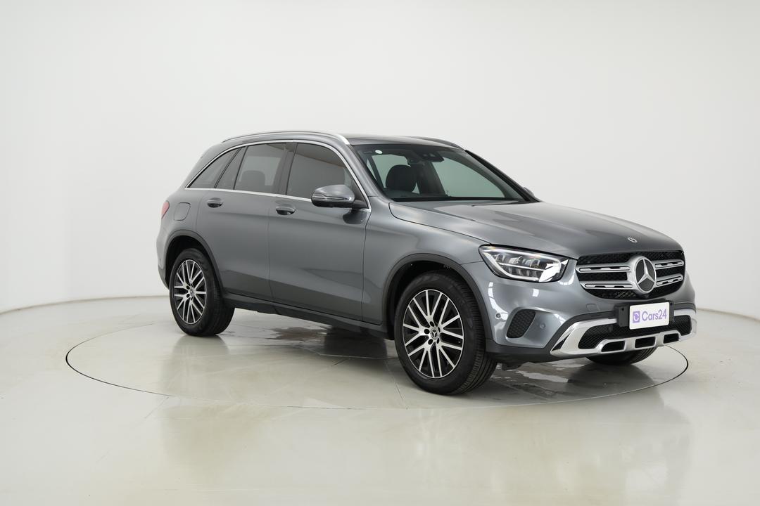 2022 Mercedes-benz GLC 200, Automatic, 26066 km, Right Front Diagonal (45- Degree) View