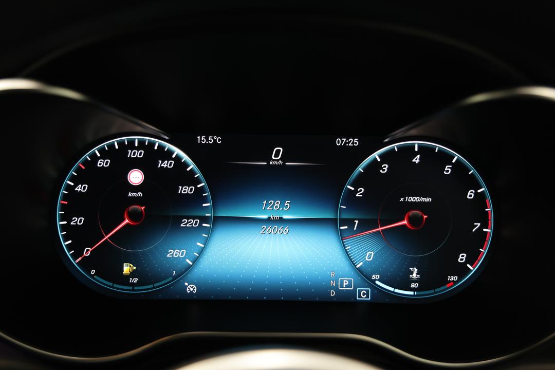 2022 Mercedes-benz GLC 200, Automatic, 26066 km, Odometer View
