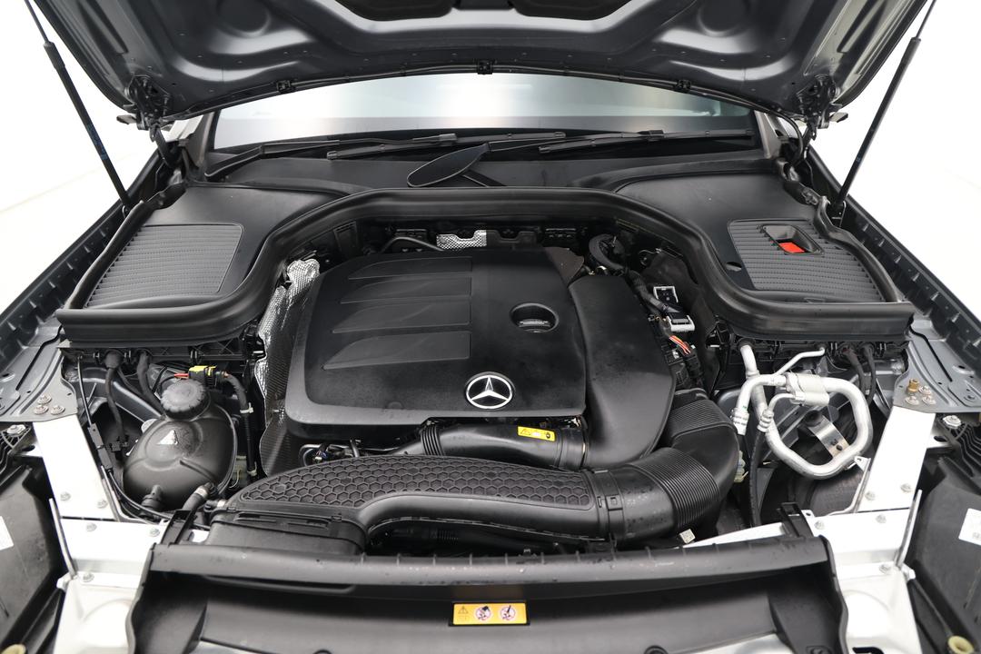 2022 Mercedes-benz GLC 200, Automatic, 26066 km, Open Bonnet (Engine)