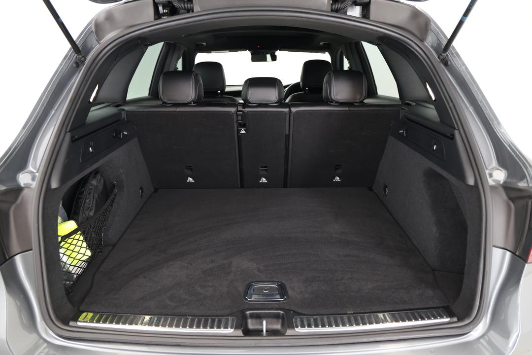 2022 Mercedes-benz GLC 200, Automatic, 26066 km, Boot Inside View