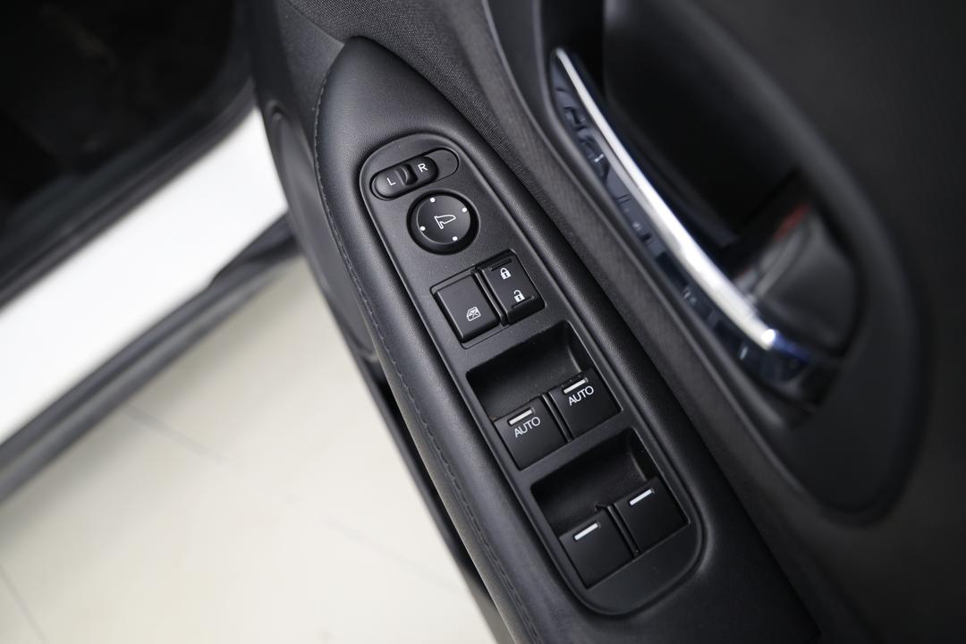 2018 Honda HR-V Vti, Automatic, 91085 km, Drivers Side Door Panel Controls