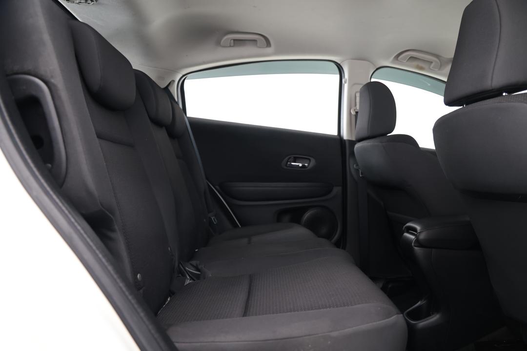 2018 Honda HR-V Vti, Automatic, 91085 km, Right Side Rear Door Cabin View